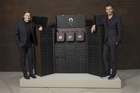 are louis vuitton trunks made of wood|The 30kg Louis Vuitton trunk that will carry the Olympic torch .